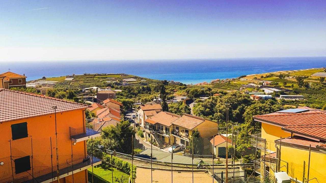 Terzorio Mar Ligure-Trilocale Vista Mare Apartment Bagian luar foto